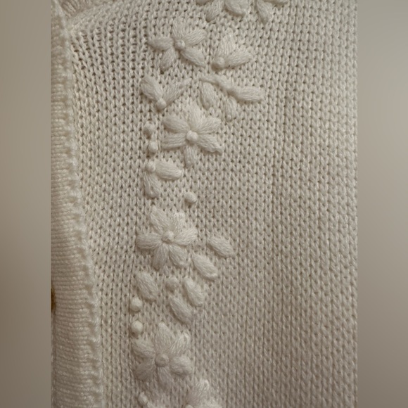 Krystal Kobe Cream and Gold Button Up Cardigan with Front Pockets - Picture 5 of 7